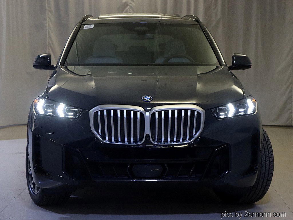 Used 2026 BMW X5 xDrive50e w/ M Sport Package image 4