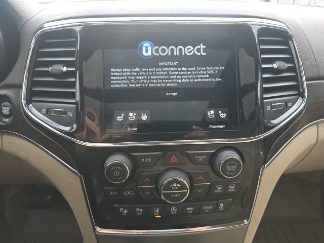 Used 2021 Jeep Grand Cherokee Overland AWD/4WD image 16