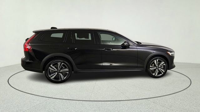New 2026 Volvo V60 B5 Cross Country Plus w/ Protection Package Premier AWD/4WD image 8