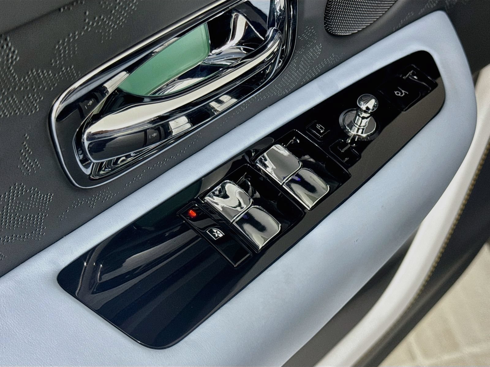 Certified 2026 Rolls-Royce Cullinan AWD/4WD image 17