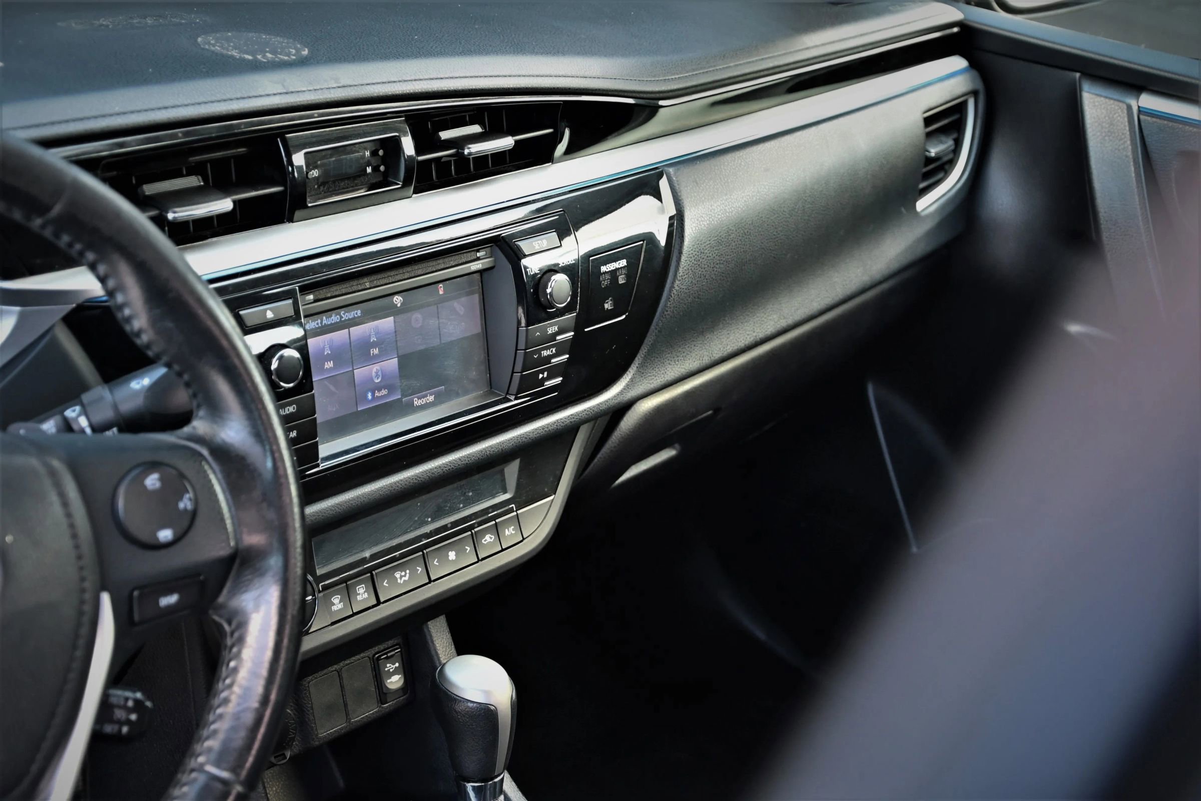 Used 2015 Toyota Corolla S FWD image 11