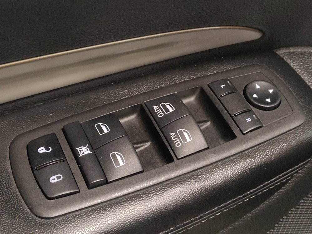 Used 2018 Dodge Durango SXT image 27