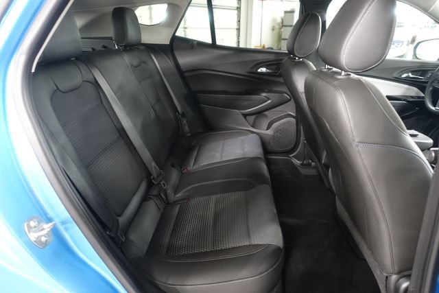 Used 2025 Chevrolet Trax LT FWD image 22