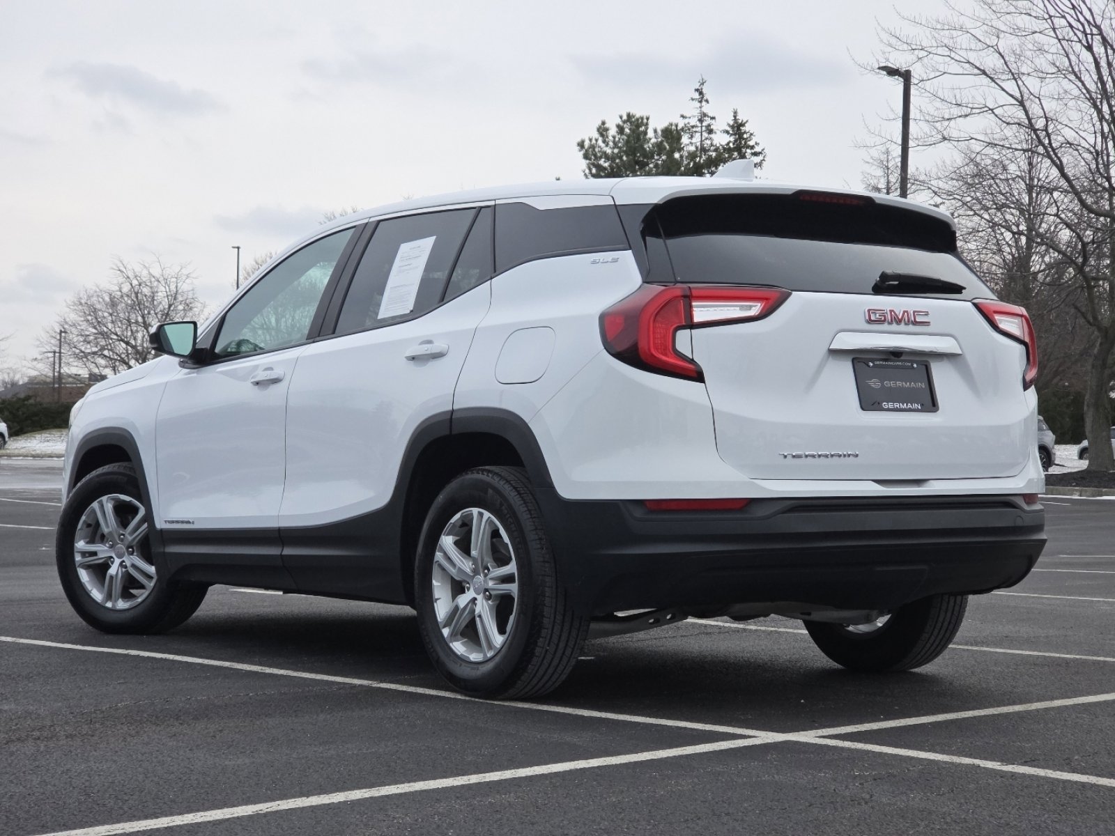 Used 2023 GMC Terrain SLE image 17