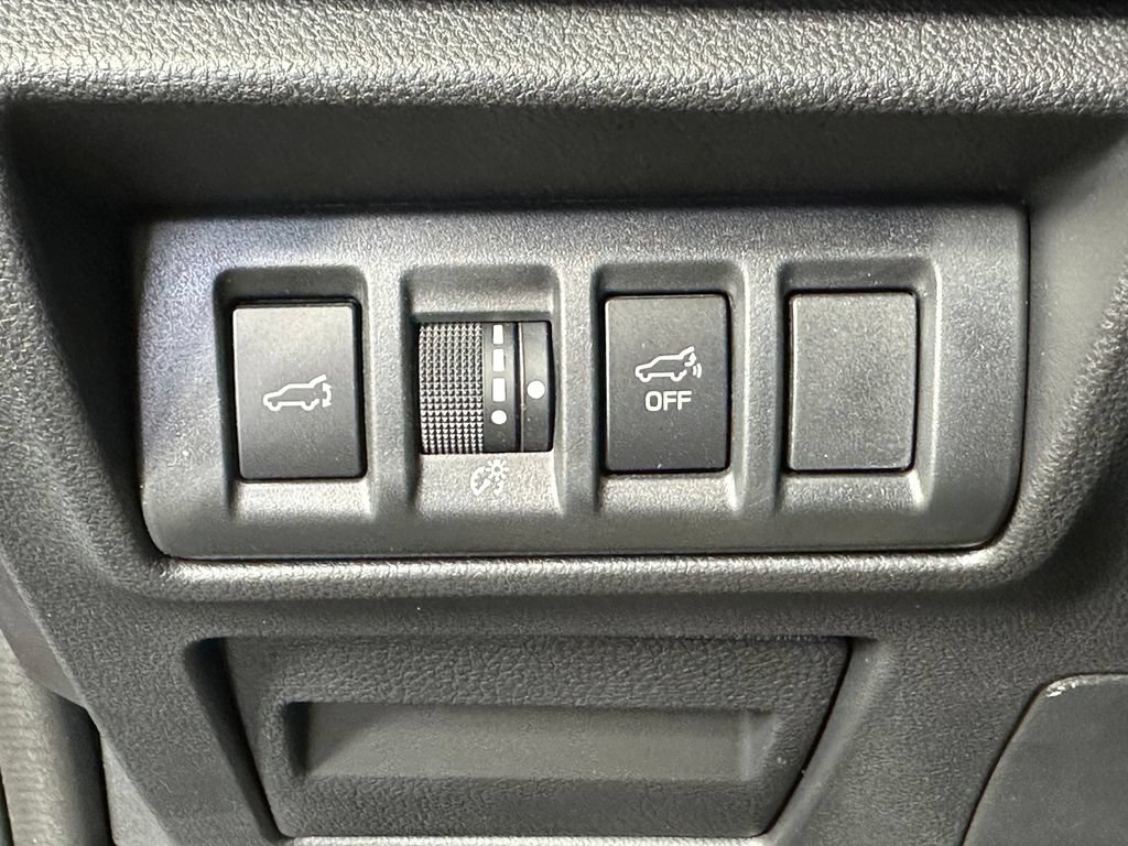Used 2025 Subaru Outback Limited AWD/4WD image 22