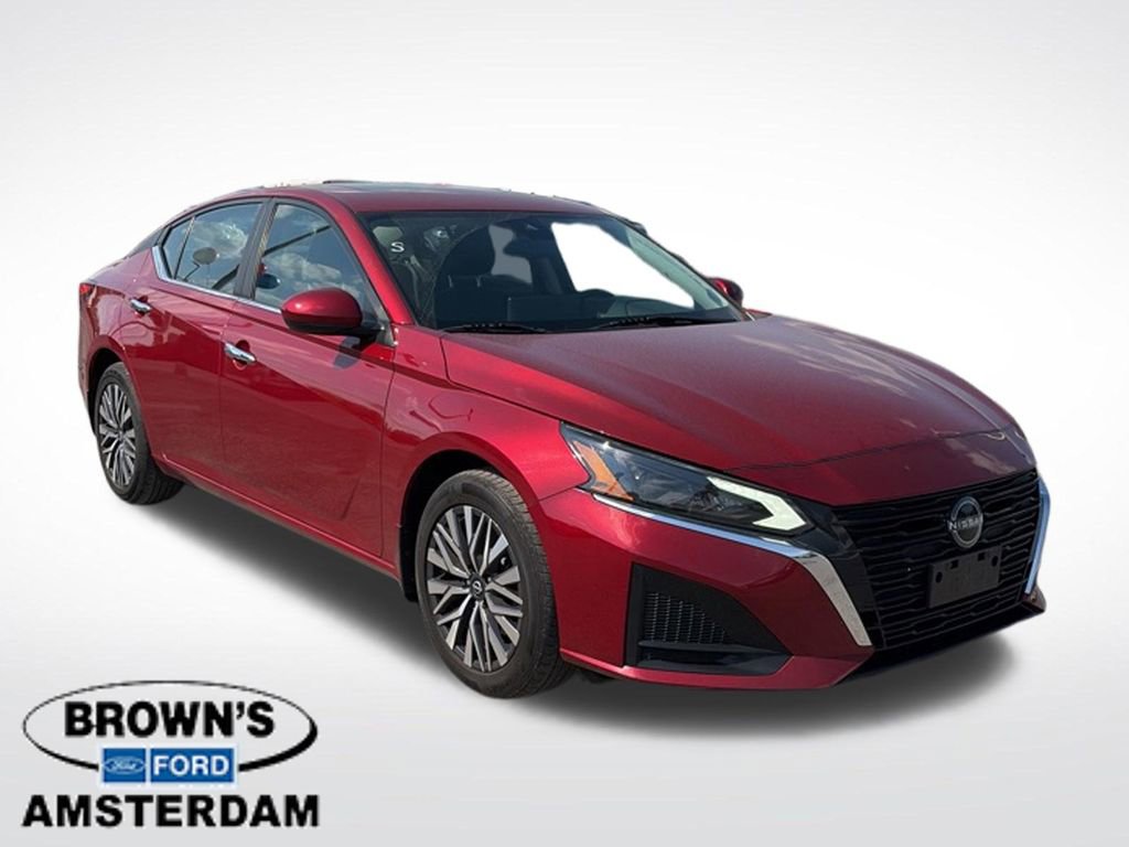 Used 2023 Nissan Altima 2.5 SV w/ SV Premium Package AWD/4WD image 1