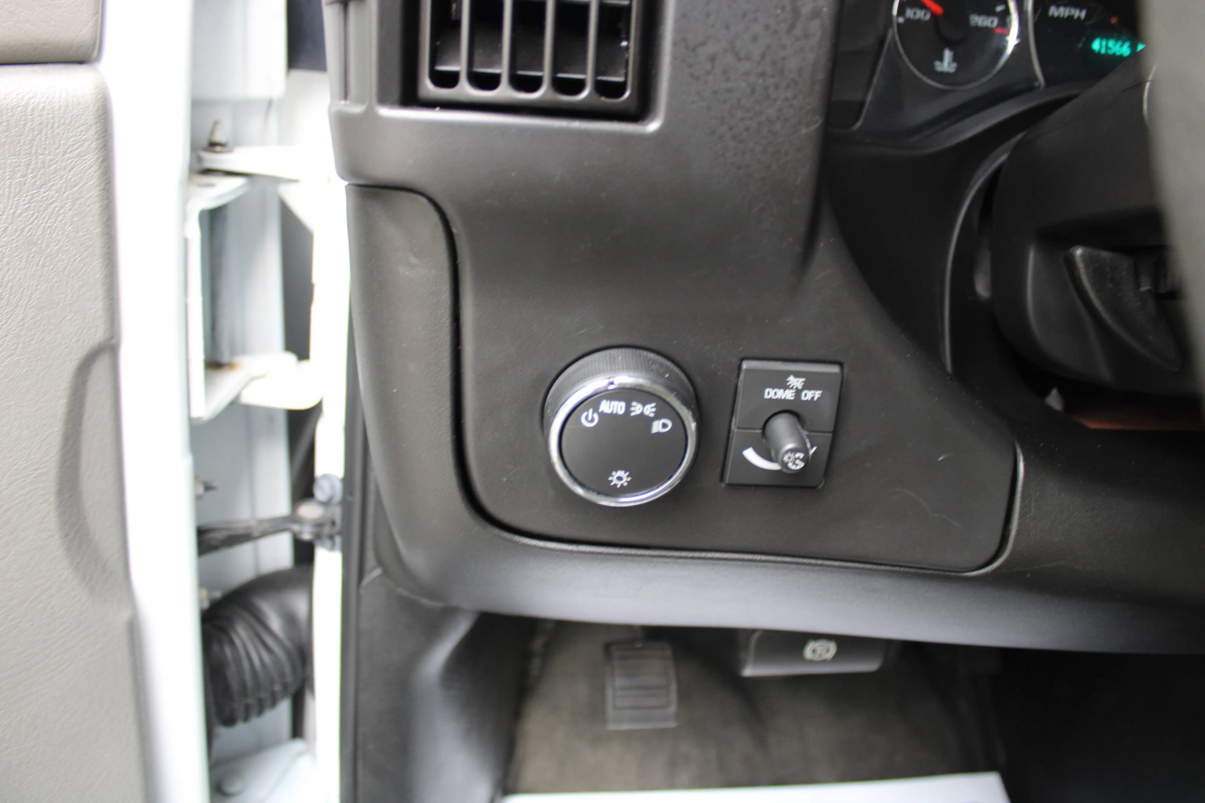 Used 2019 Chevrolet Express 3500 LT w/ LT Preferred Equipment Group RWD image 23