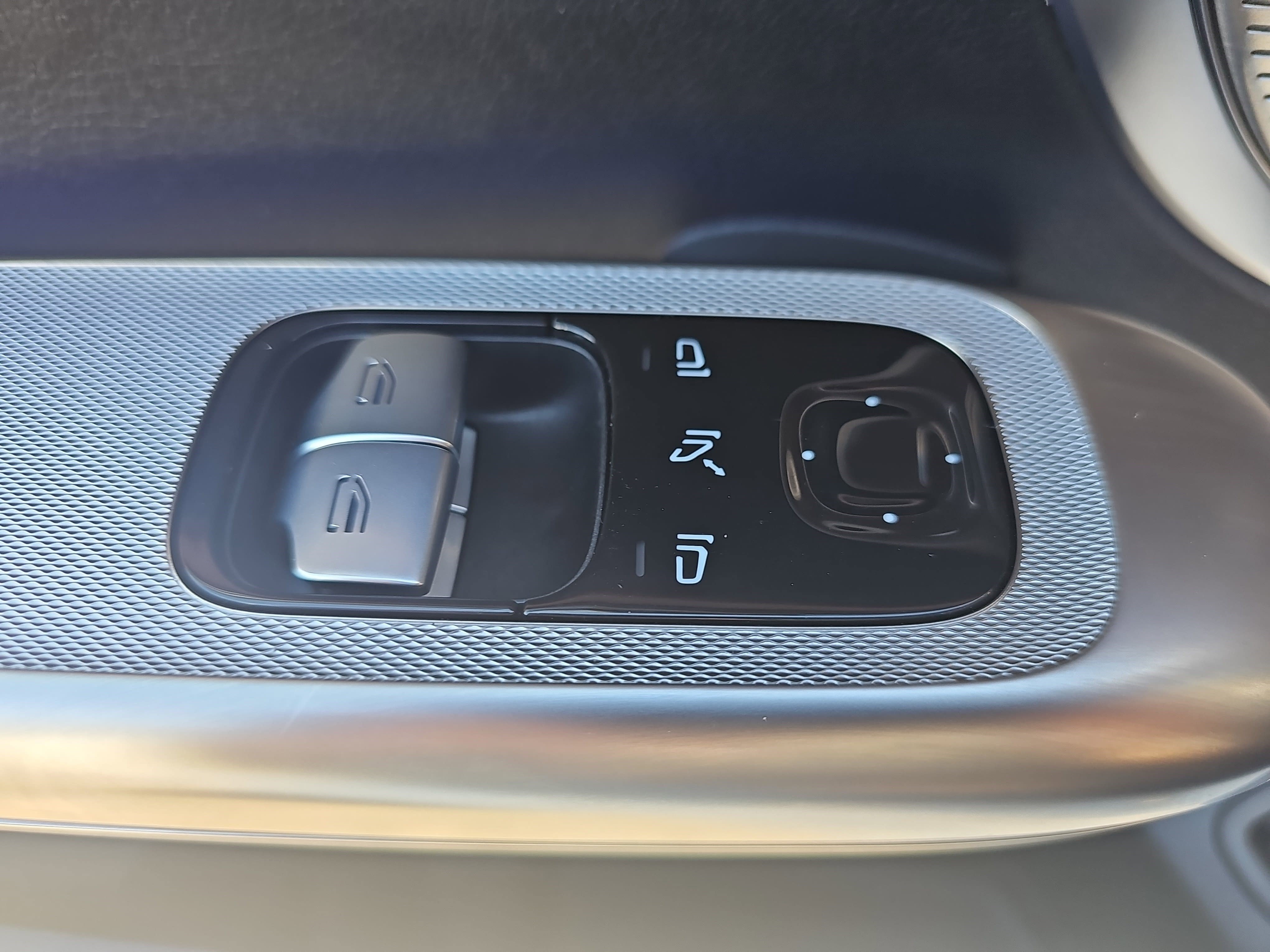 Certified 2025 Mercedes-Benz CLE 300 4MATIC Coupe image 30