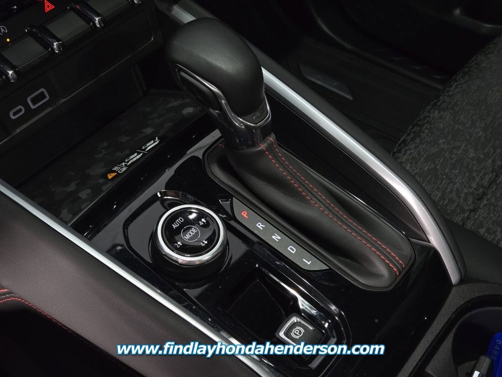 Used 2024 Chevrolet Colorado Z71 w/ Z71 Convenience Package 2 image 30