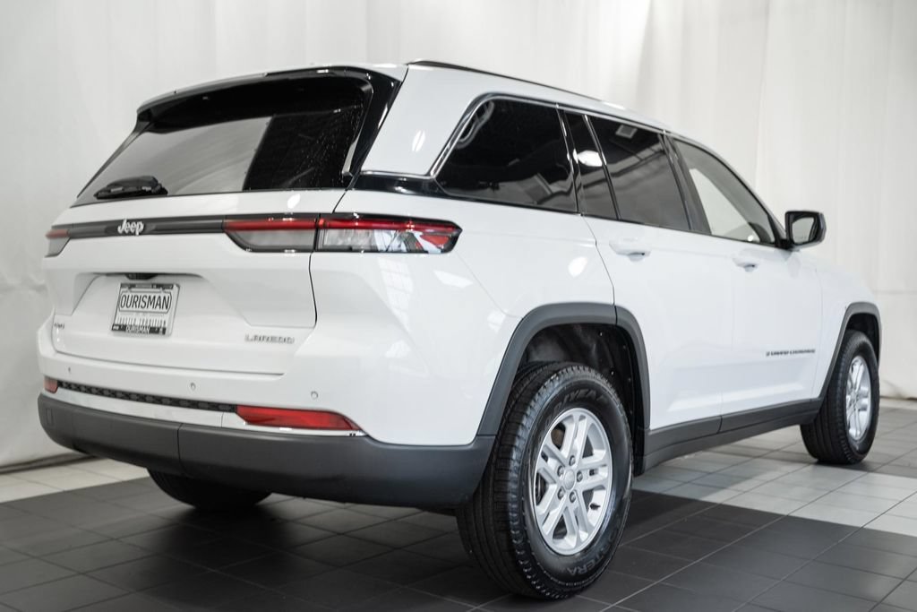 Certified 2023 Jeep Grand Cherokee Laredo w/ Luxury Tech Group I AWD/4WD image 3