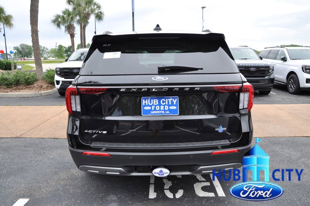 New 2026 Ford Explorer Active RWD image 4