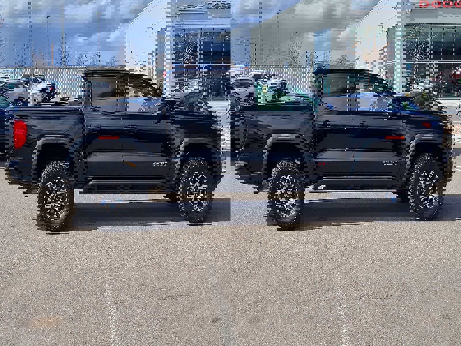 Used 2025 GMC Canyon AT4 w/ AT4X Package image 4