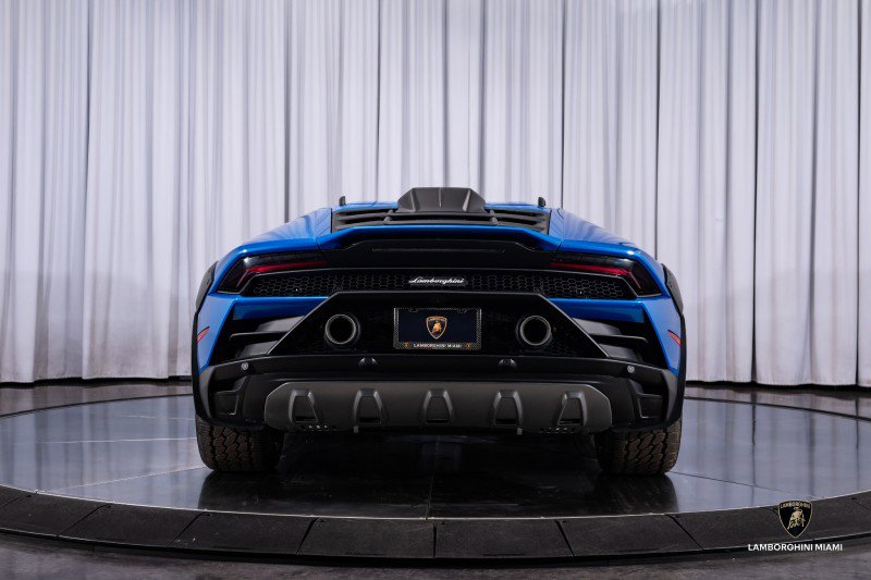 Used 2024 Lamborghini Huracan Sterrato image 19