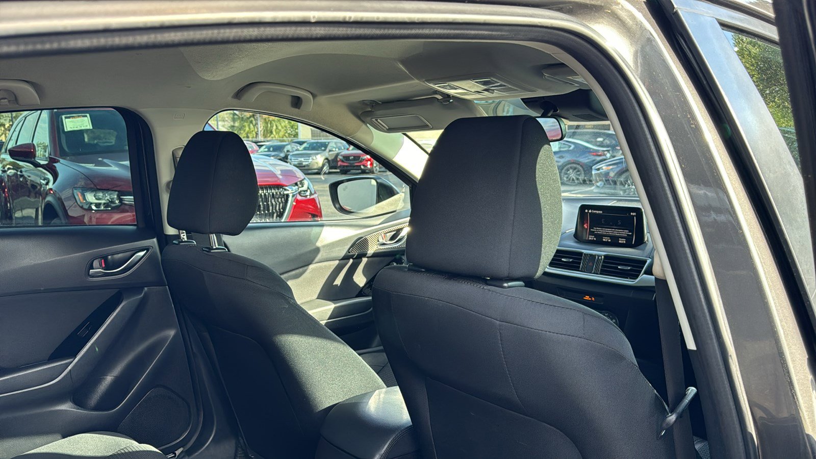 Used 2018 MAZDA MAZDA3 Sport w/ Preferred Equipment Package FWD image 21