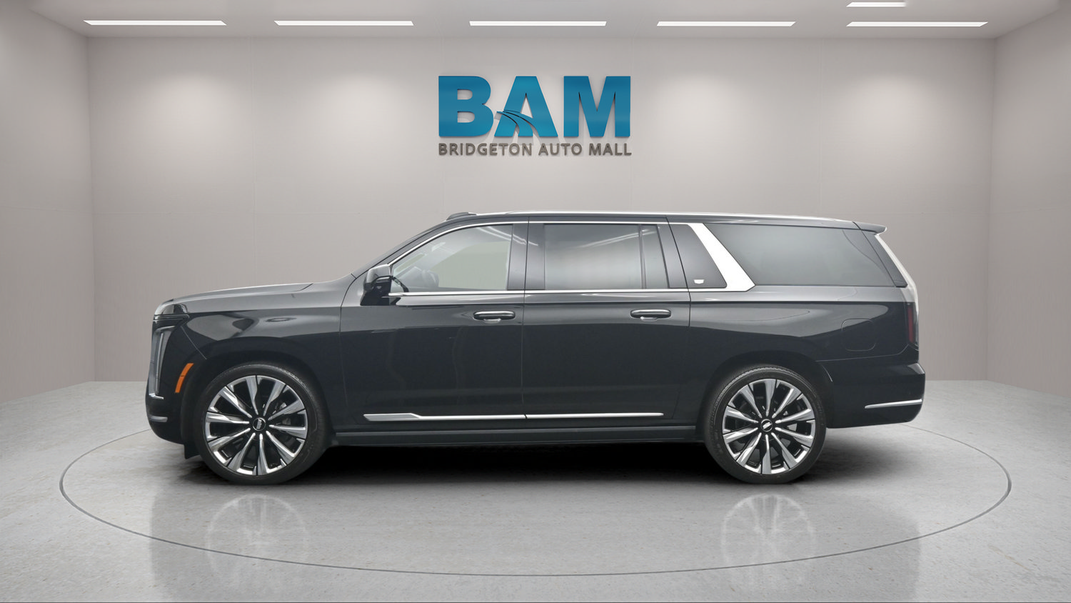 Used 2025 Cadillac Escalade ESV Premium Luxury Platinum AWD/4WD image 3