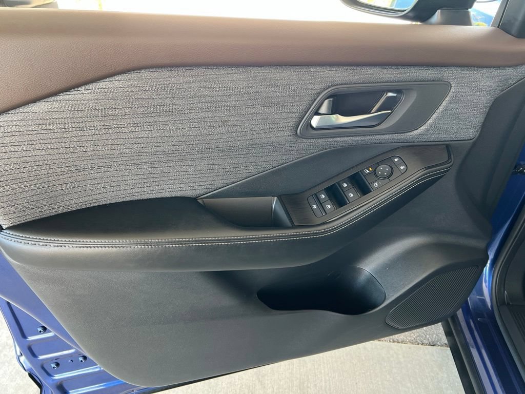 Certified 2023 Nissan Rogue SV AWD/4WD image 7