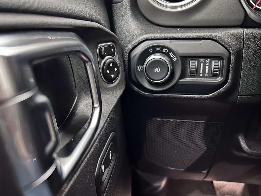 Used 2021 Jeep Wrangler Unlimited Rubicon AWD/4WD image 20