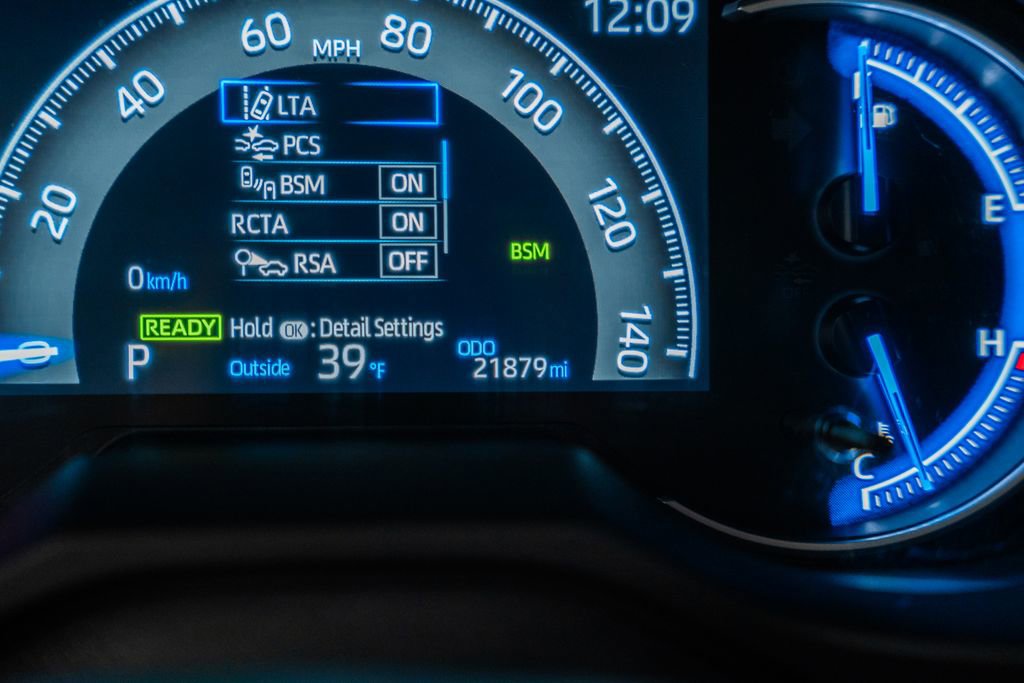 Used 2025 Toyota RAV4 XLE image 43