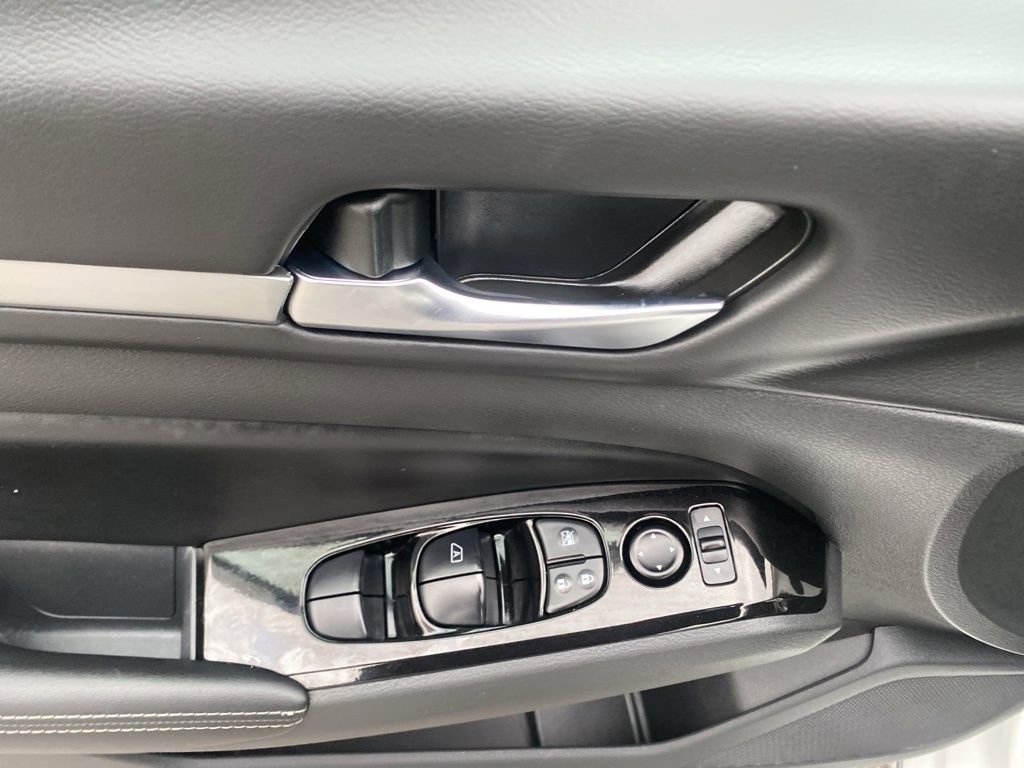 Used 2023 Nissan Altima 2.5 SV image 11