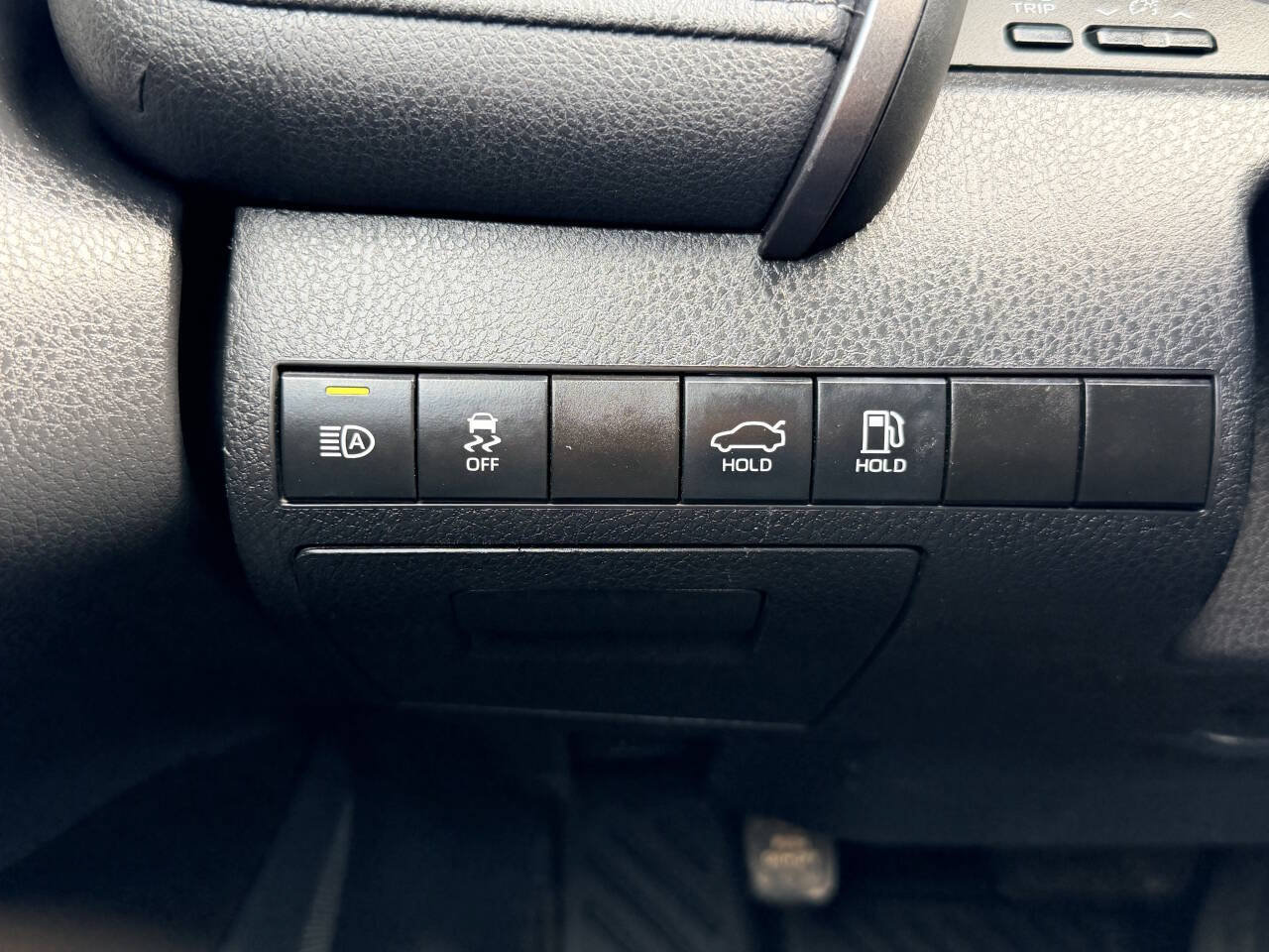 Used 2021 Toyota Camry LE FWD image 9