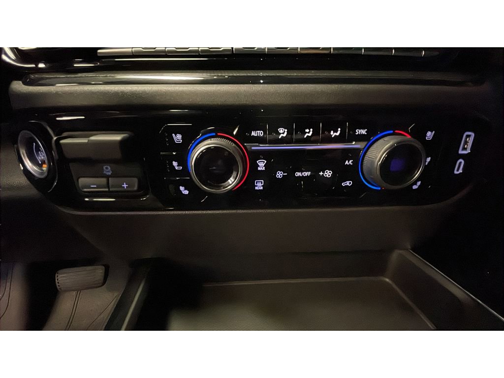Used 2024 Chevrolet Silverado 1500 ZR2 w/ Technology Package image 14
