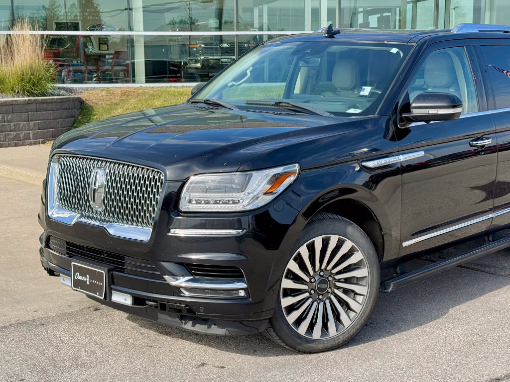 Used 2018 Lincoln Navigator Reserve w/ Technology Package AWD/4WD image 2