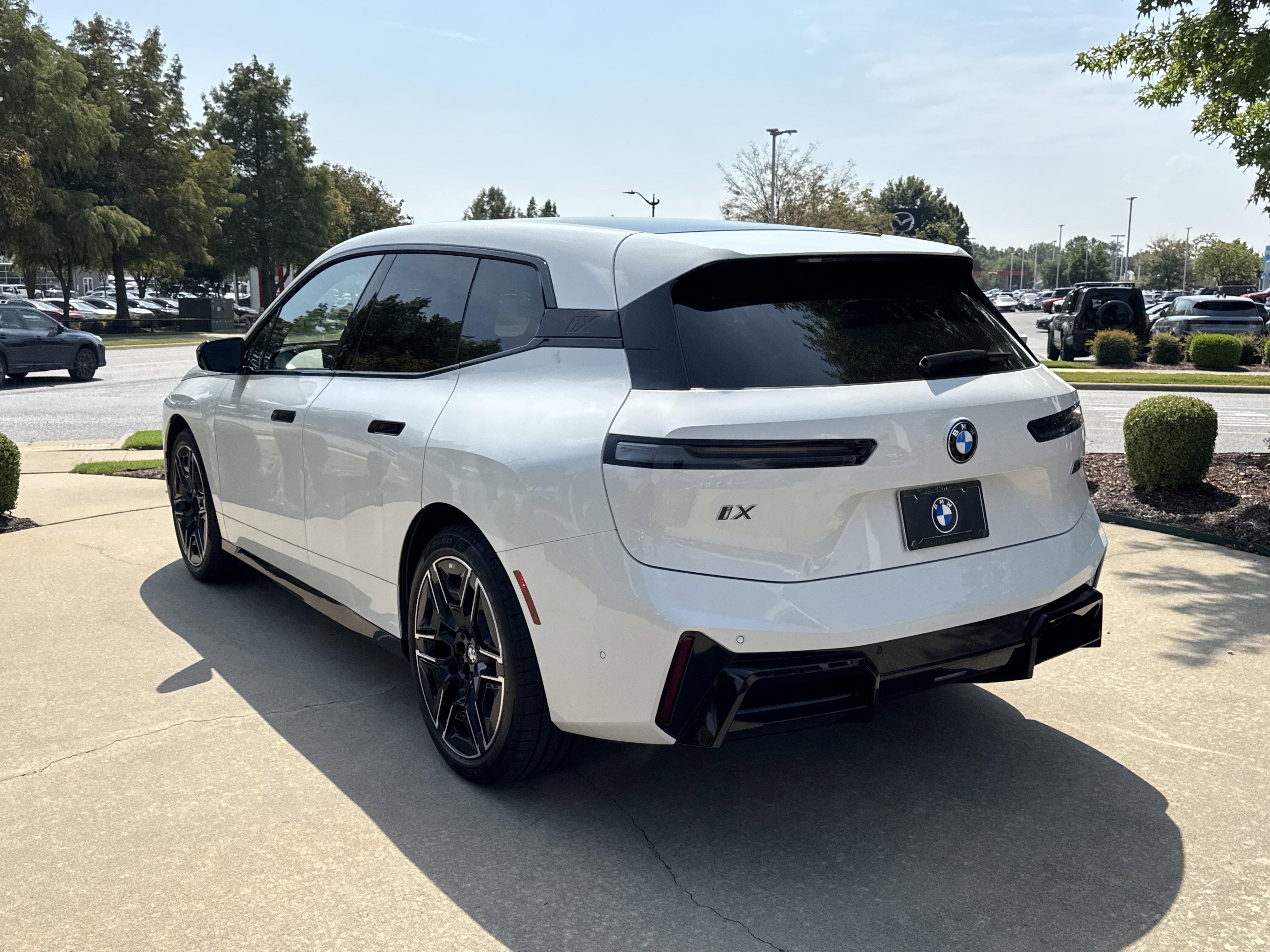 New 2026 BMW iX M70 image 3