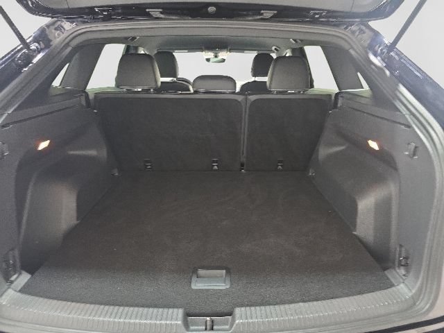 Used 2023 Volkswagen Atlas Cross Sport SE AWD/4WD image 33