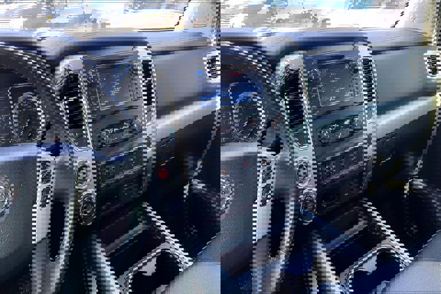 Used 2018 Nissan Titan PRO-4X w/ Pro-4x Utility Package image 7