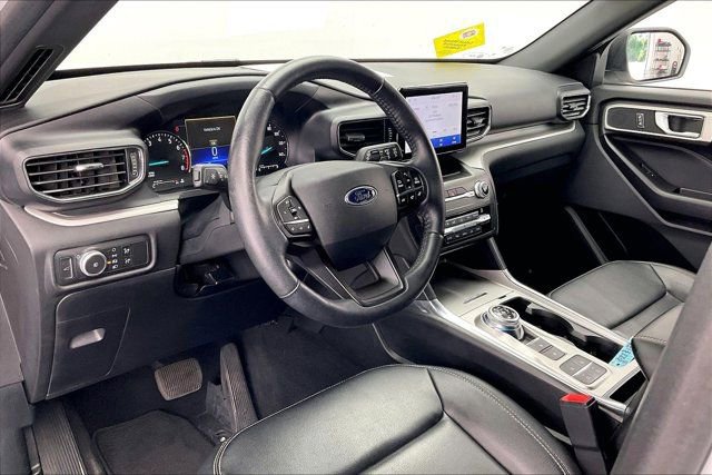 Used 2020 Ford Explorer XLT w/ Equipment Group 202A image 14
