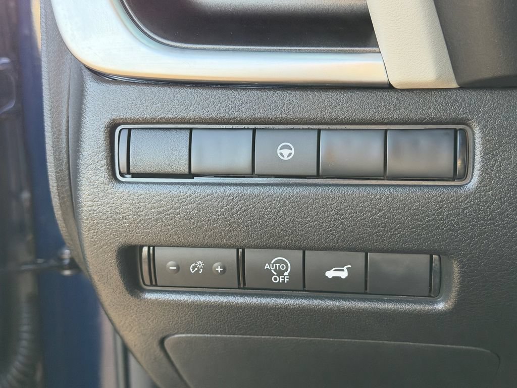 Used 2026 Nissan Rogue Dark Armor FWD image 27