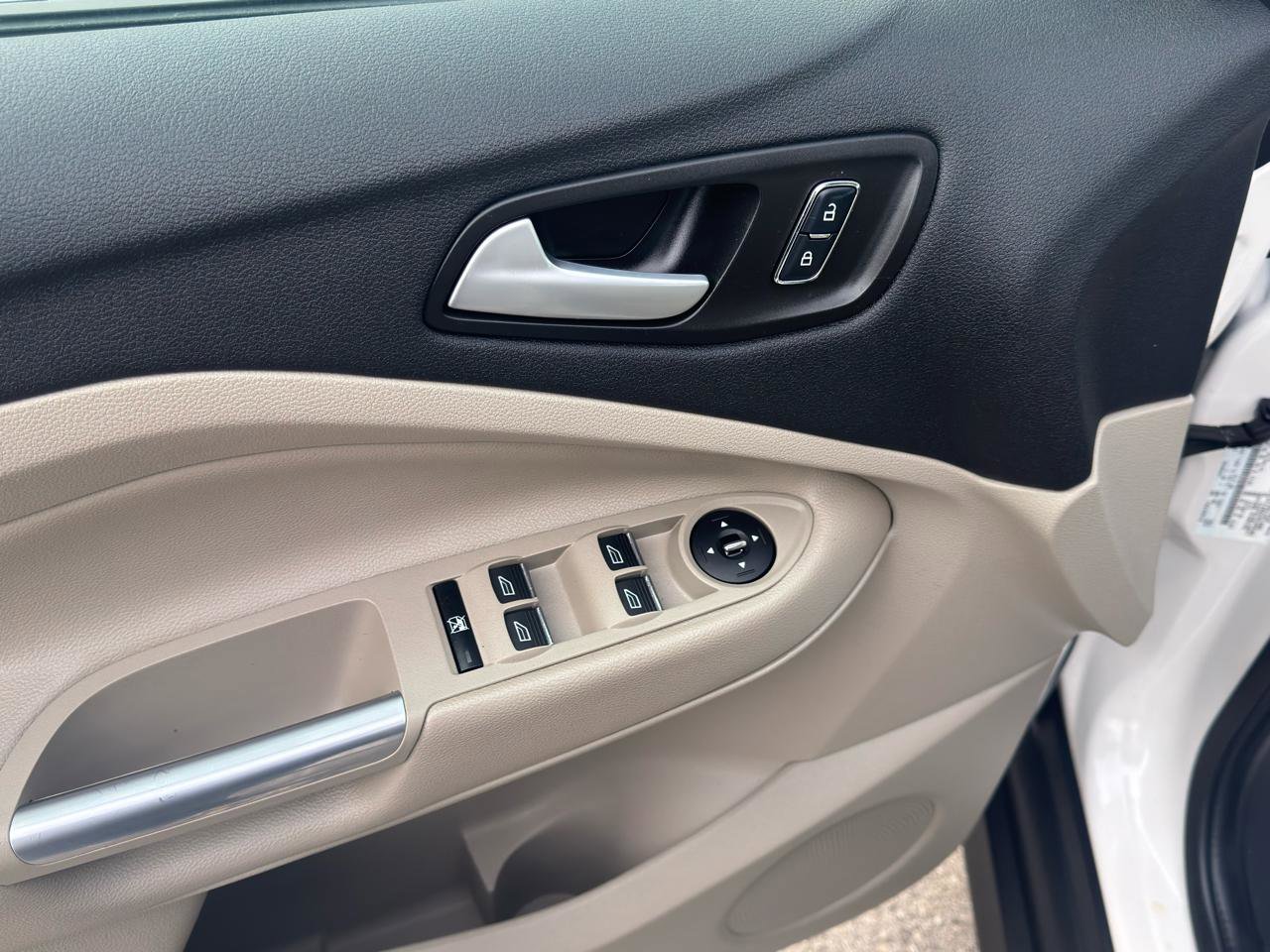 Used 2015 Ford C-MAX Energi SEL w/ Equipment Group 301A image 12