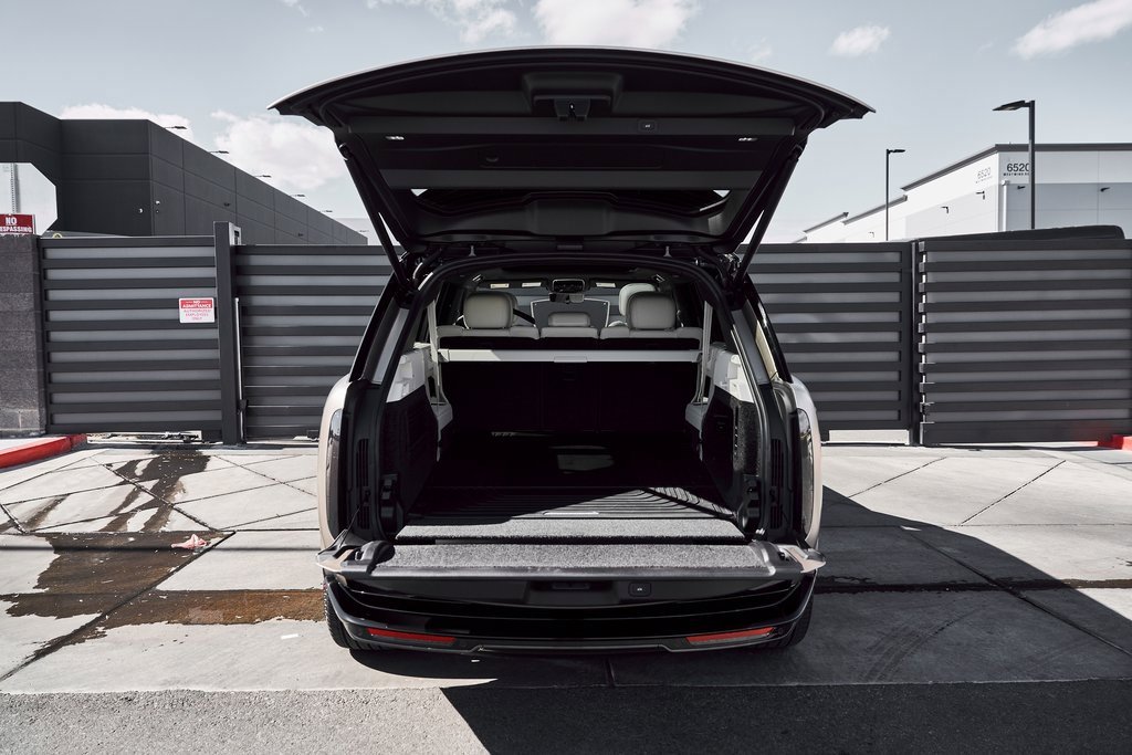 Used 2026 Land Rover Range Rover Long Wheelbase SE image 14