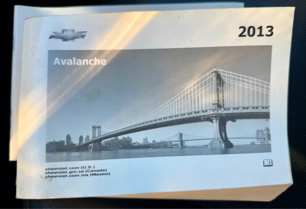 Used 2013 Chevrolet Avalanche LTZ image 13