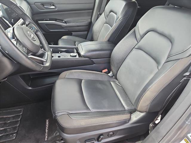 Used 2025 Nissan Pathfinder SL image 15