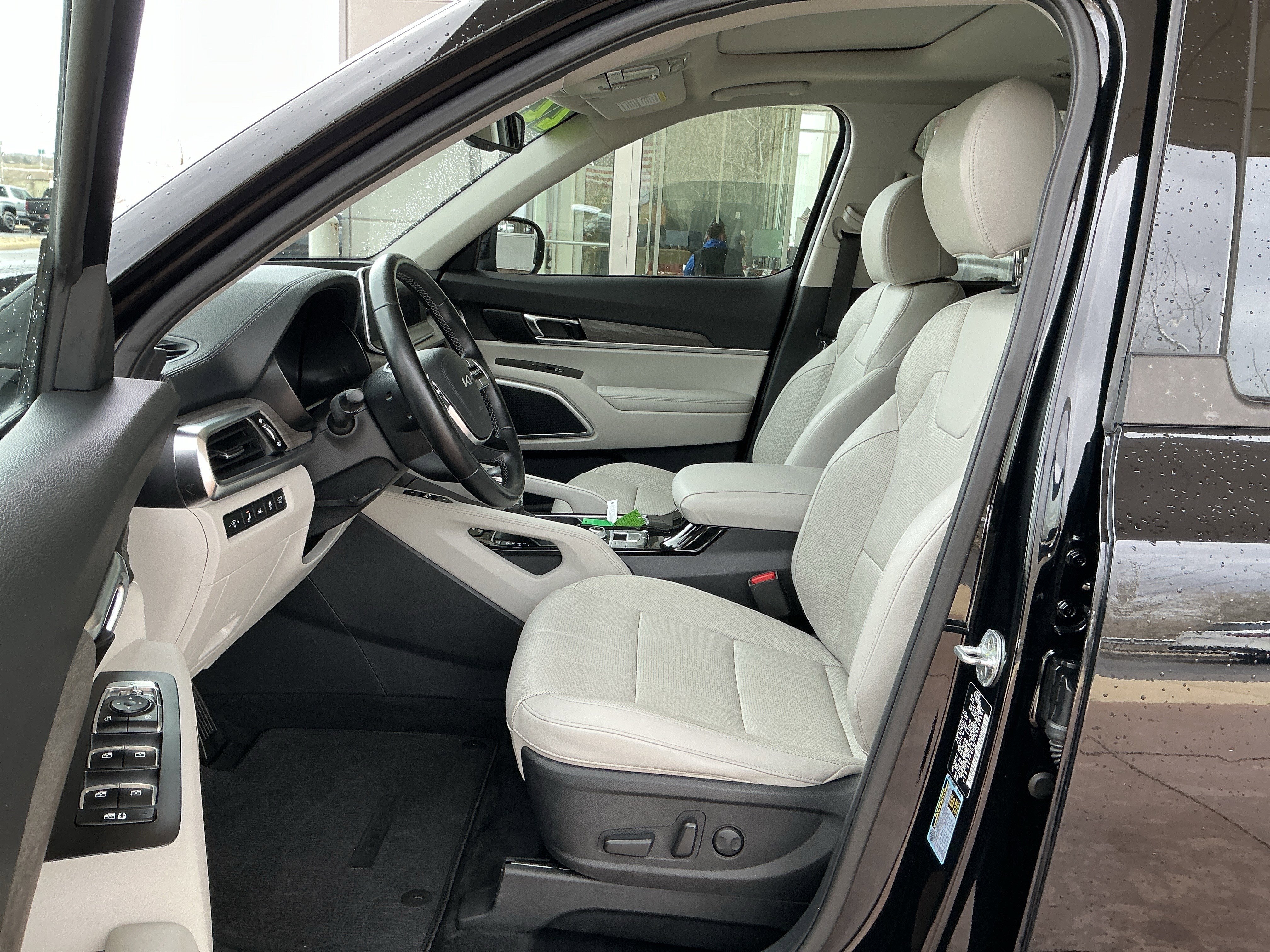 Used 2022 Kia Telluride EX w/ EX Premium Package image 7