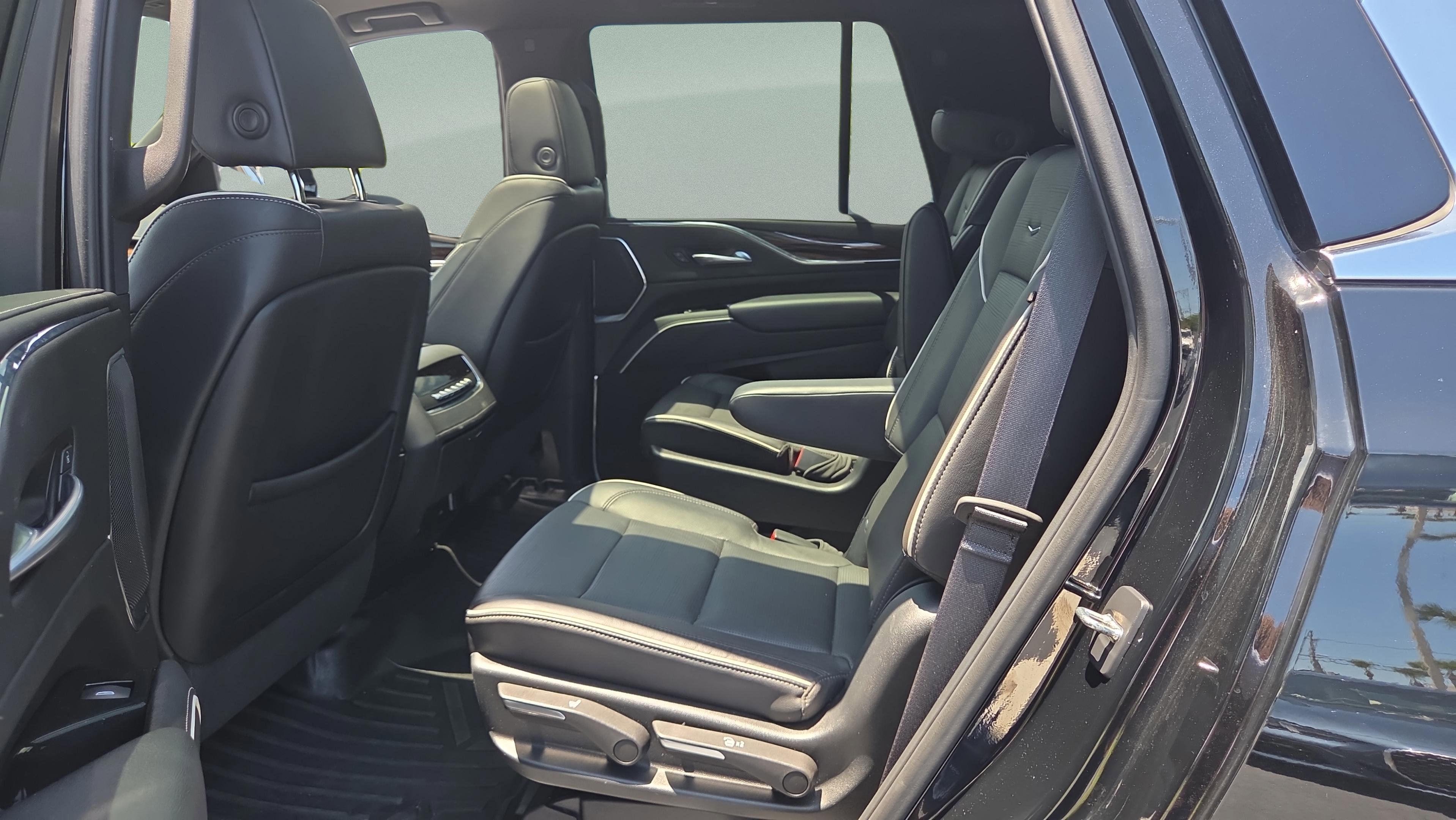 Used 2023 Cadillac Escalade Premium Luxury w/ Performance Package RWD image 11
