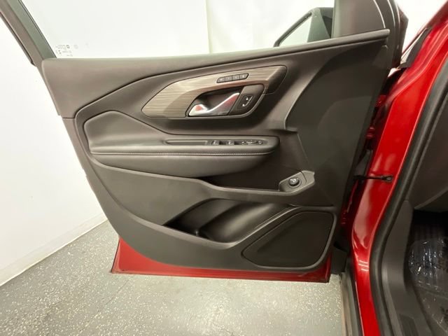 Used 2024 GMC Terrain SLT w/ Elevation Edition AWD/4WD image 9