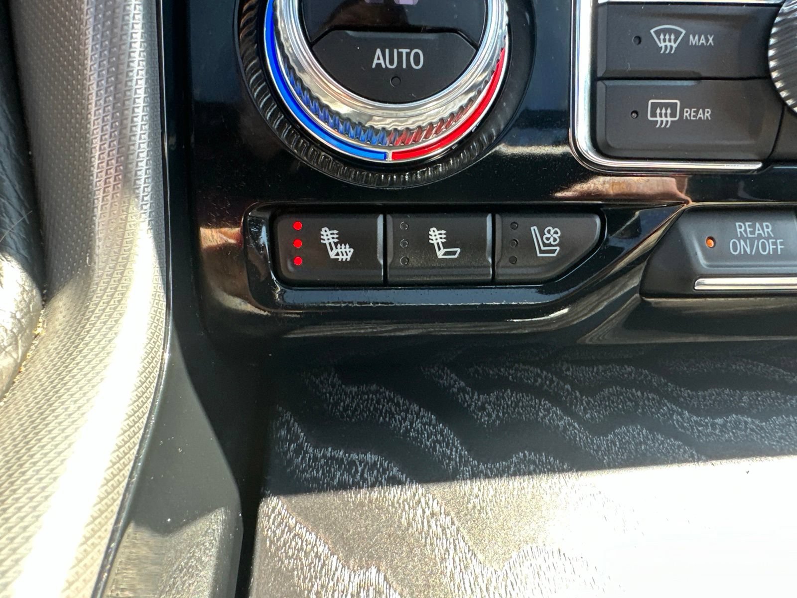 Used 2023 GMC Yukon Denali AWD/4WD image 80
