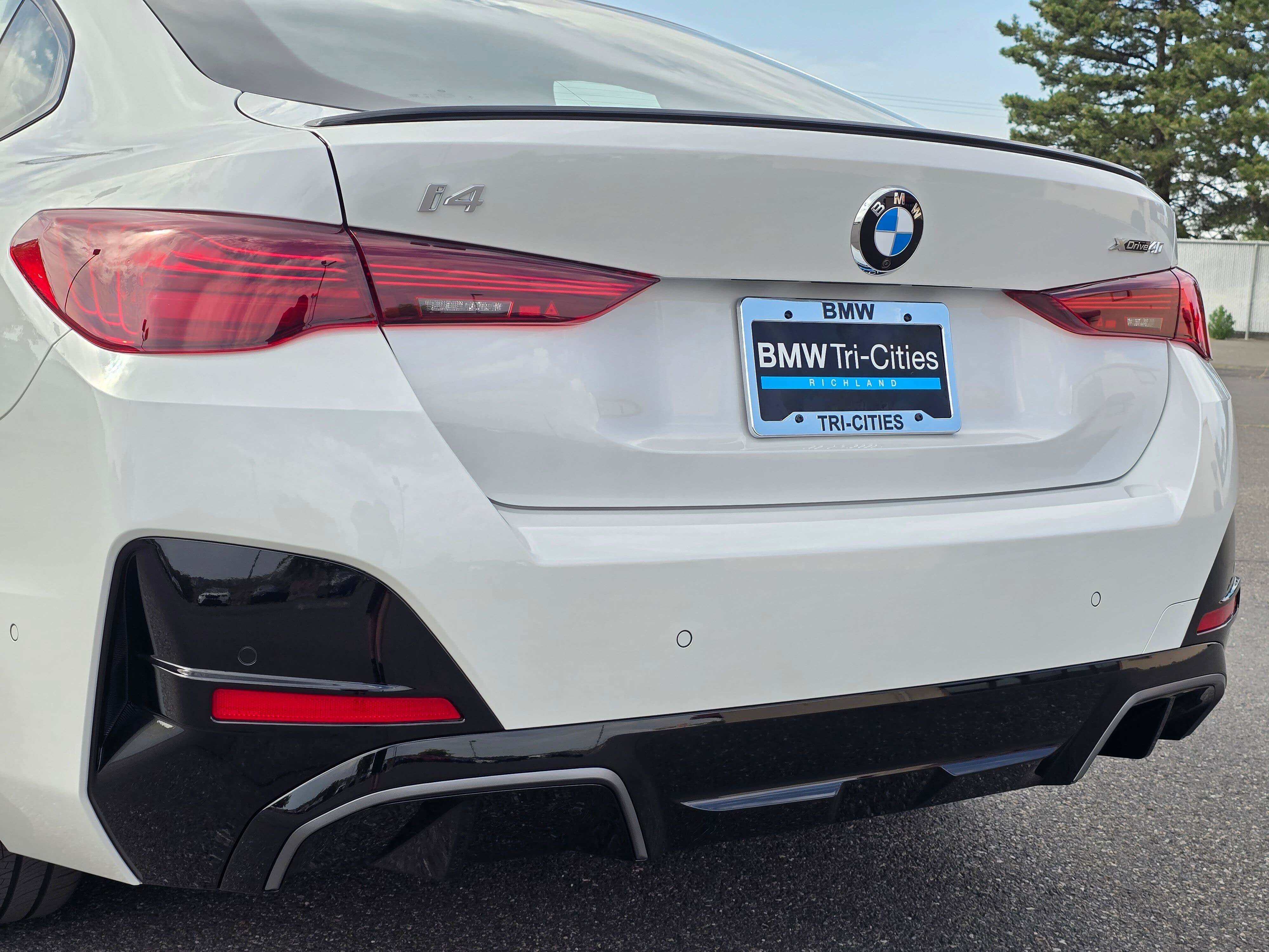 New 2026 BMW i4 xDrive40i w/ M Sport Package AWD/4WD image 7