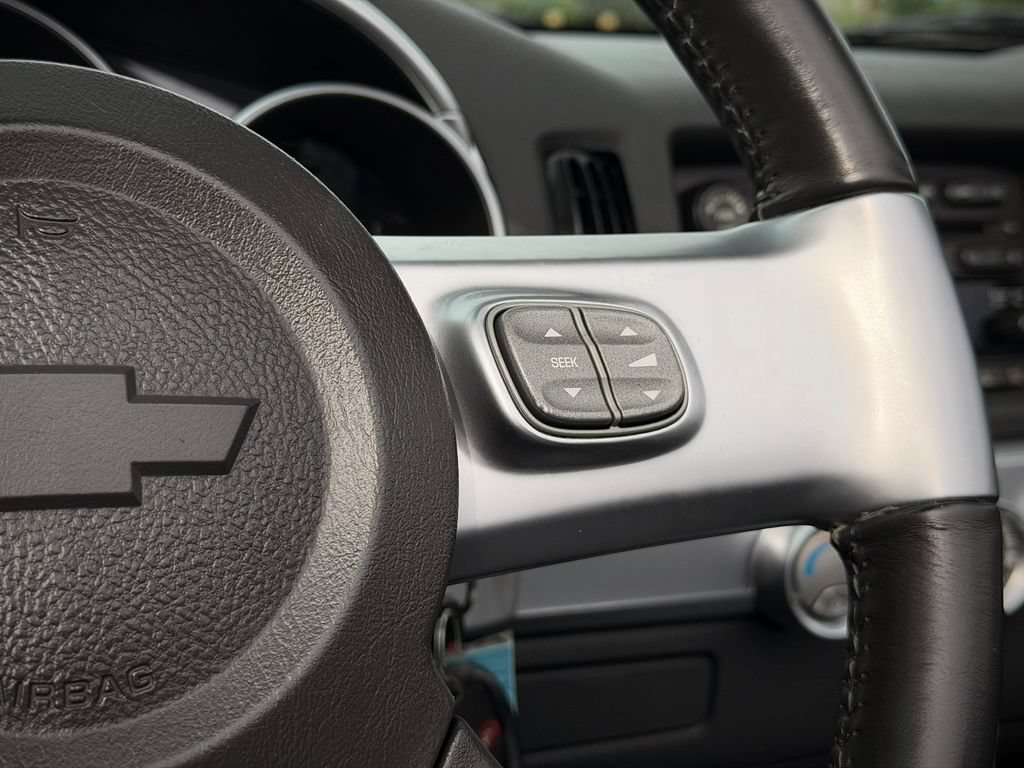 Used 2005 Chevrolet SSR w/ Preferred Equipment Group RWD image 29