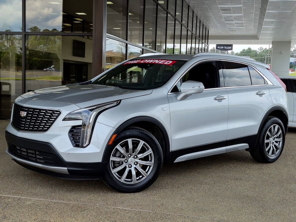 Used 2021 Cadillac XT4 Premium Luxury w/ Cold Weather Package FWD image 1