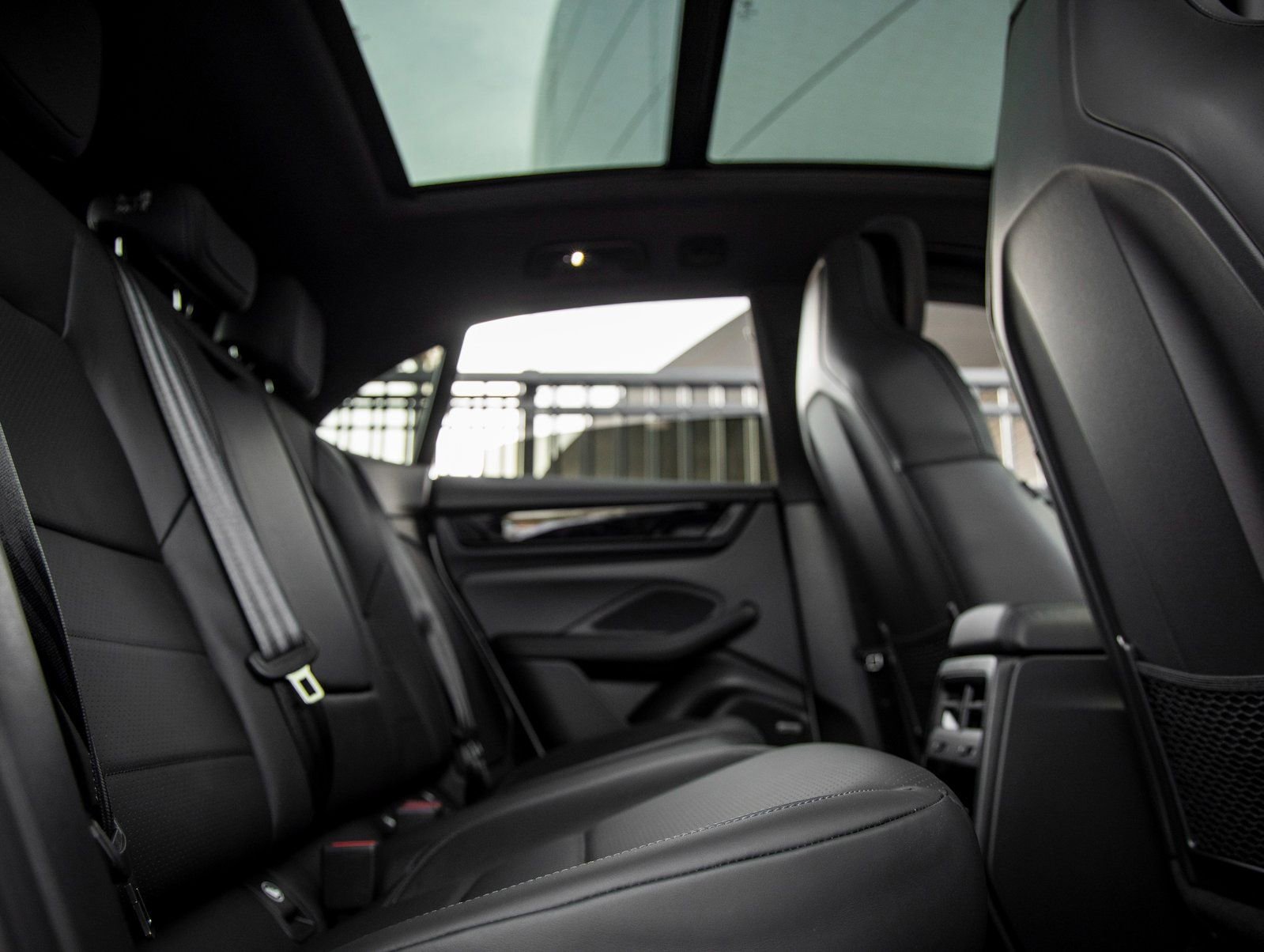 New 2026 Porsche Macan Electric RWD image 42