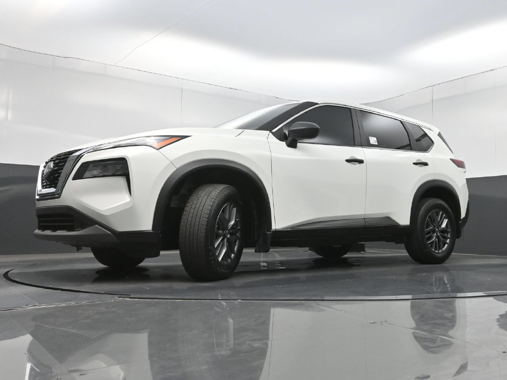 Used 2023 Nissan Rogue S FWD image 23