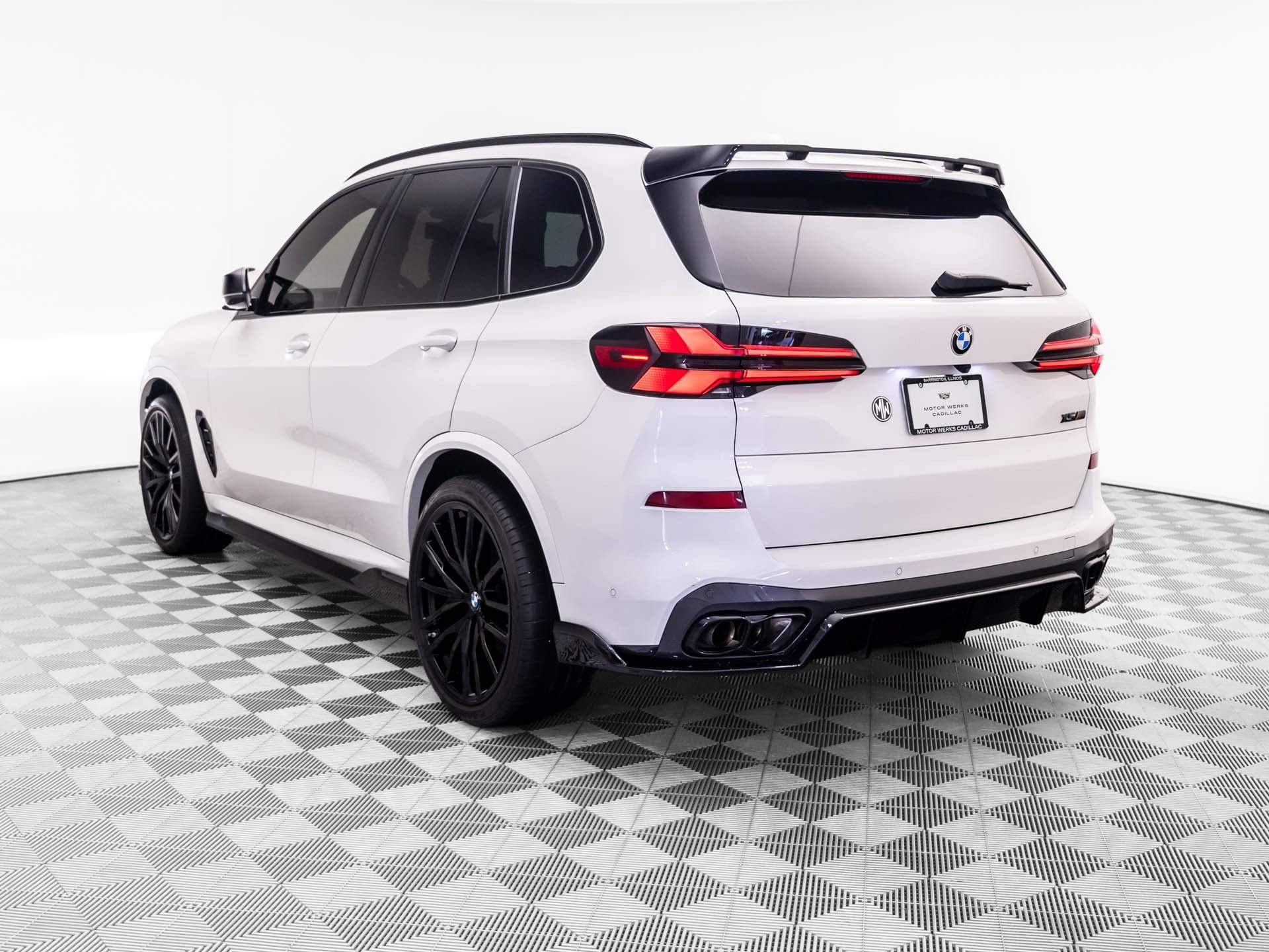 Used 2024 BMW X5 M60i w/ Climate Comfort Package AWD/4WD image 3