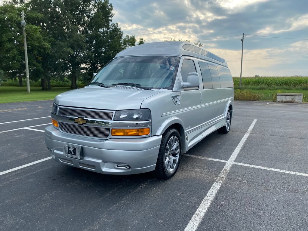 Used 2025 Chevrolet Express 2500 Extended w/ Driver Convenience Package RWD image 3