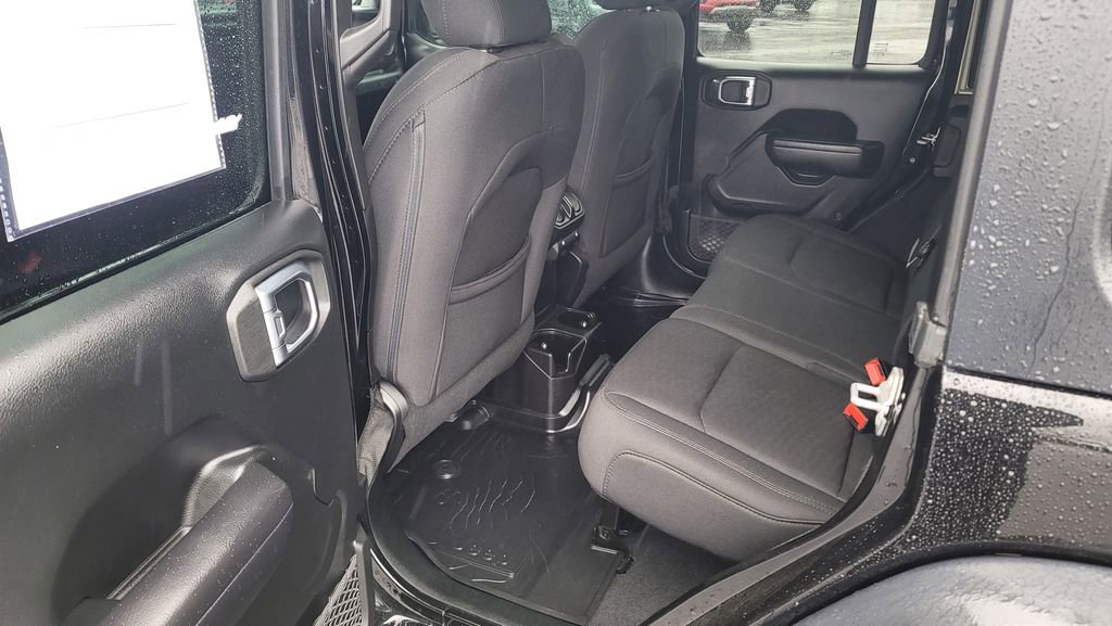 Used 2018 Jeep Wrangler Unlimited Sport S image 25