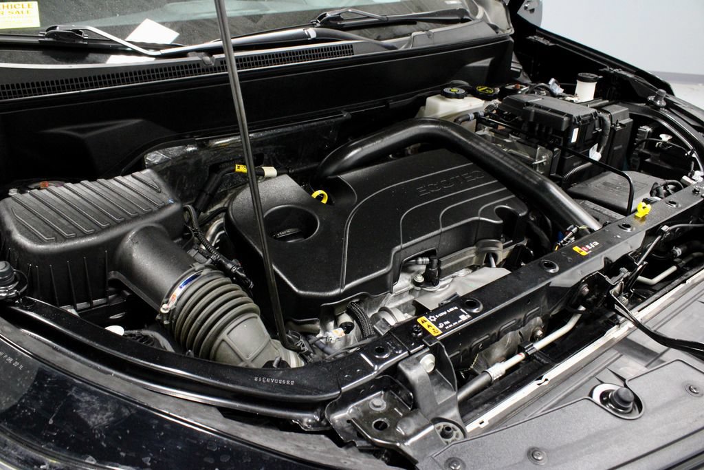 Used 2024 Chevrolet Equinox LT w/ LPO, Floor Liner Package FWD image 18