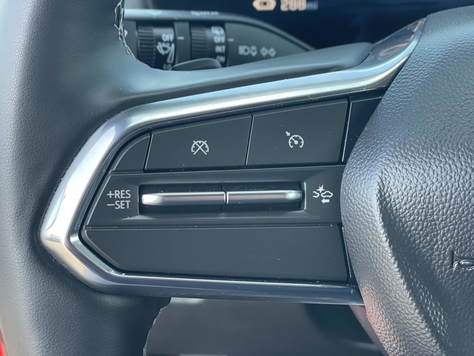 Used 2025 Chevrolet Equinox EV LT w/ Convenience Package FWD image 11