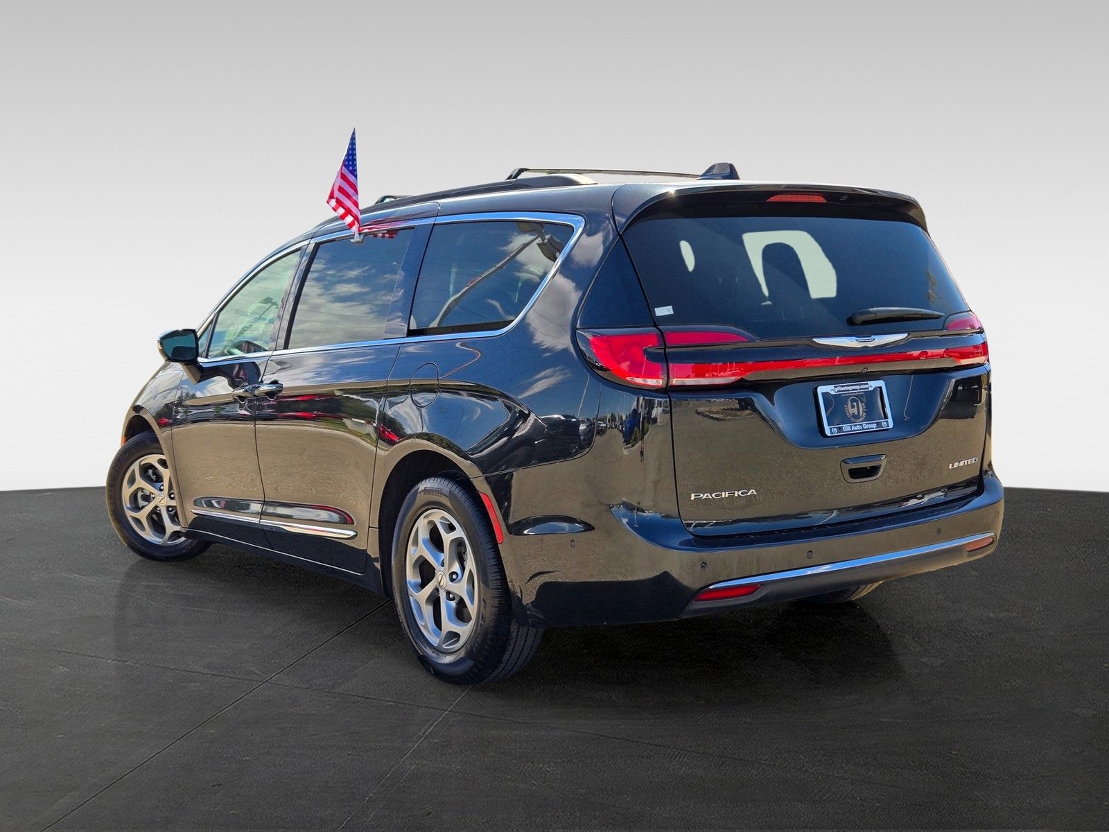 Used 2022 Chrysler Pacifica Limited image 6
